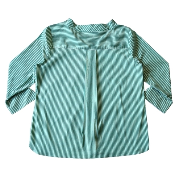 Chico's Green White Diagonal Stripe 3/4 Sleeve Top Shoulder Buttons Modern - Picture 3 of 7
